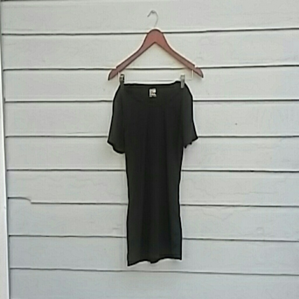 Exercise tops - Picture 3 of 4